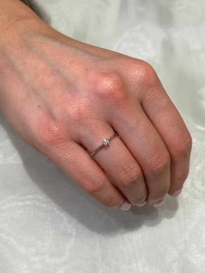 Anello Solitario LuxGioielli D 0,10 - ASLK3491